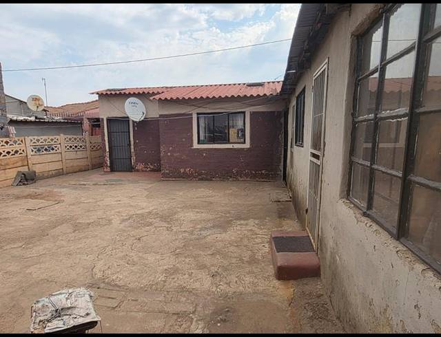 2 BEDROOM HOUSE FOR SALE IN GOBA